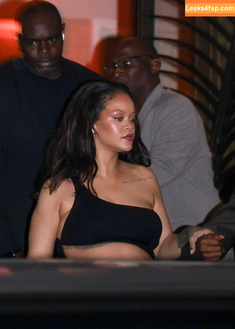 Rihanna / badgalriri слитое фото фото #4070