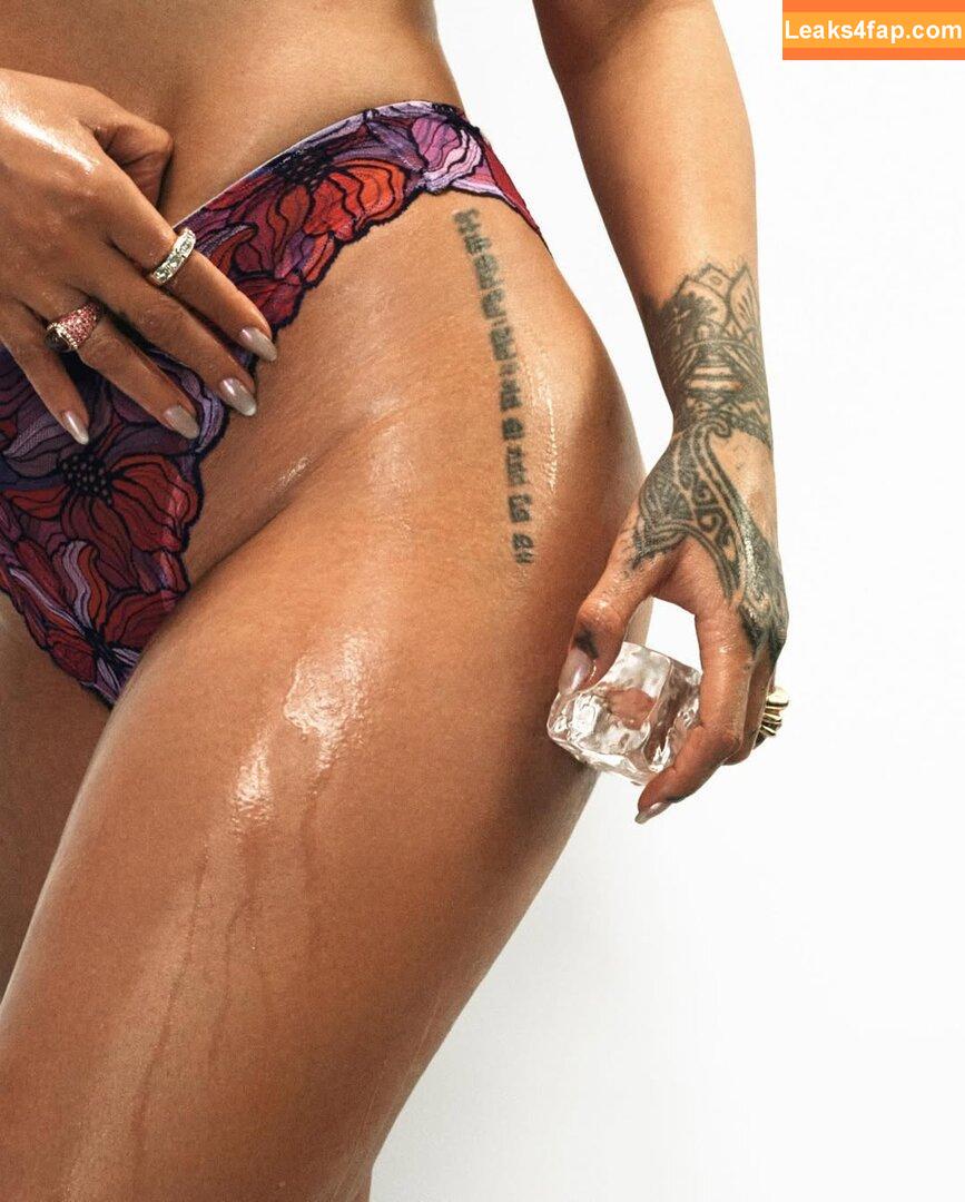 Rihanna / badgalriri слитое фото фото #4078