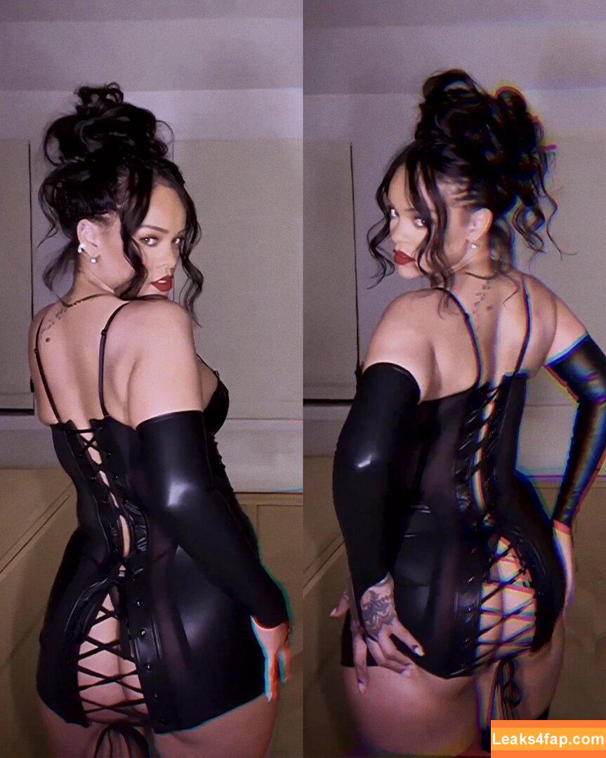 Rihanna / badgalriri leaked photo photo #4094