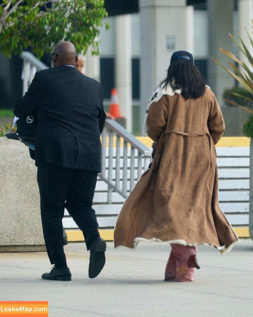 Rihanna / badgalriri leaked photo photo #4095