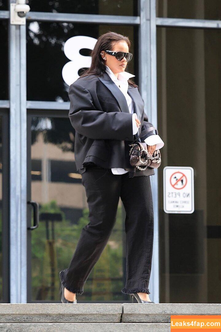 Rihanna / badgalriri leaked photo photo #4109