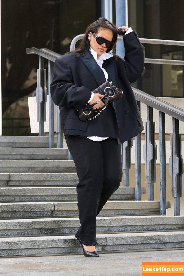 Rihanna / badgalriri leaked photo photo #4113