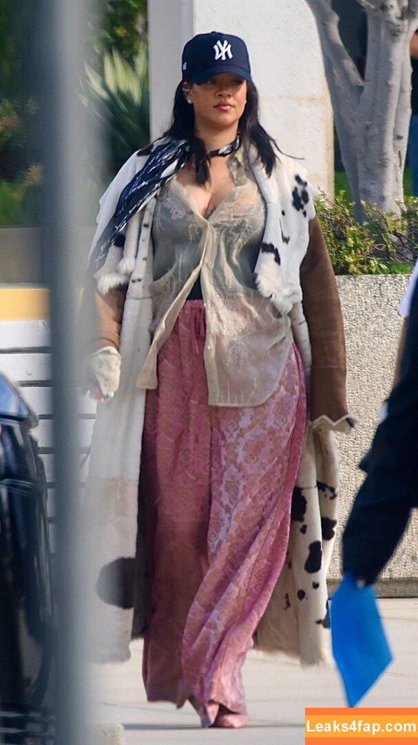 Rihanna / badgalriri leaked photo photo #4116