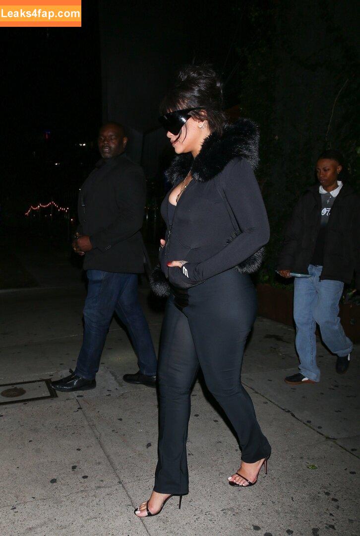 Rihanna / badgalriri leaked photo photo #4135