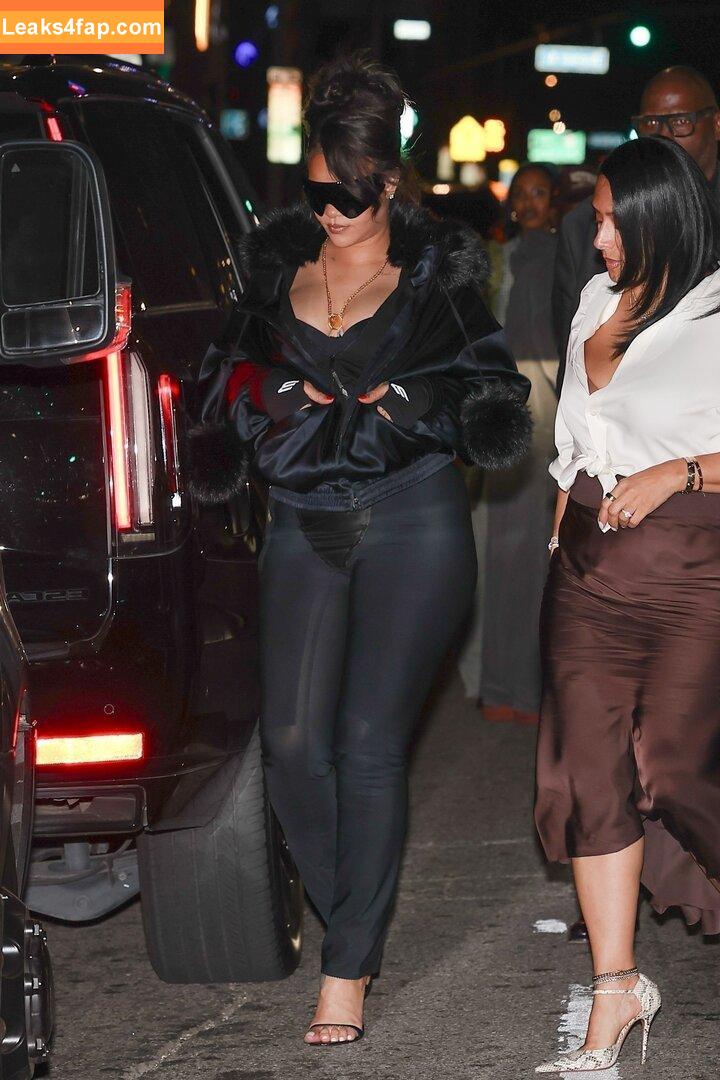 Rihanna / badgalriri leaked photo photo #4148