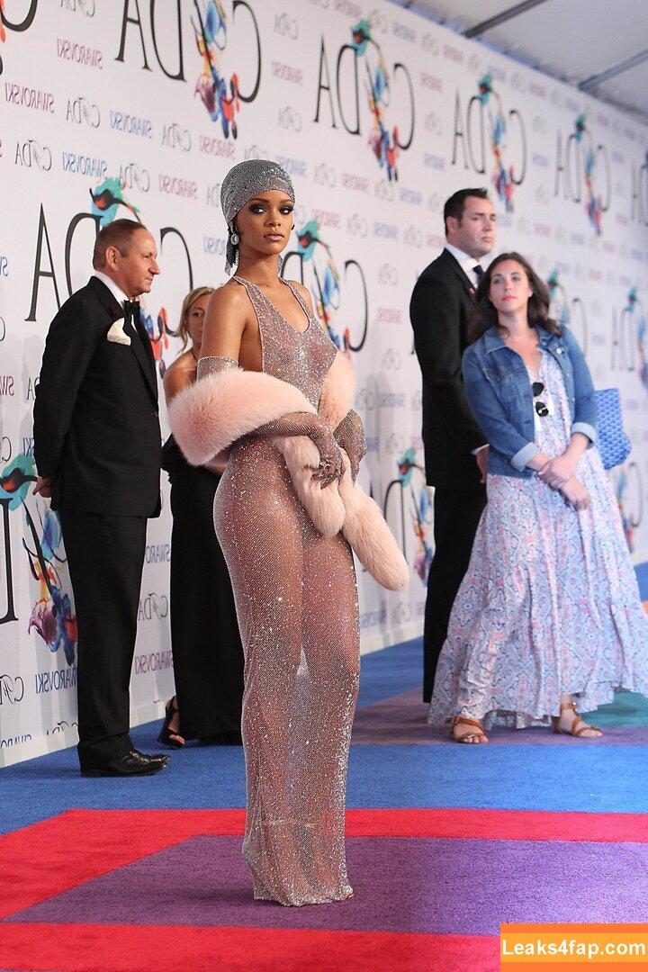 Rihanna / badgalriri слитое фото фото #4149