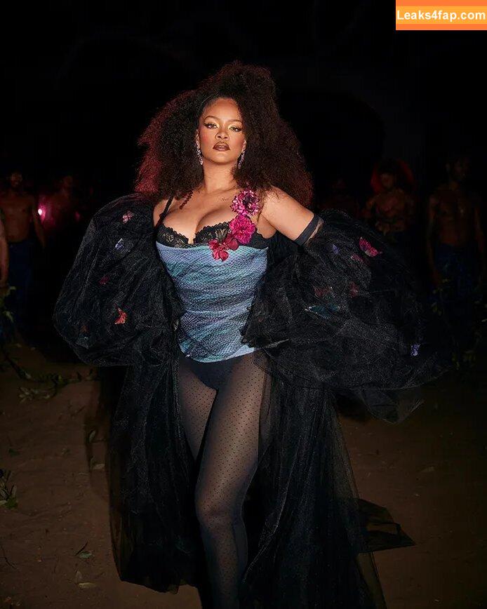 Rihanna / badgalriri leaked photo photo #4222