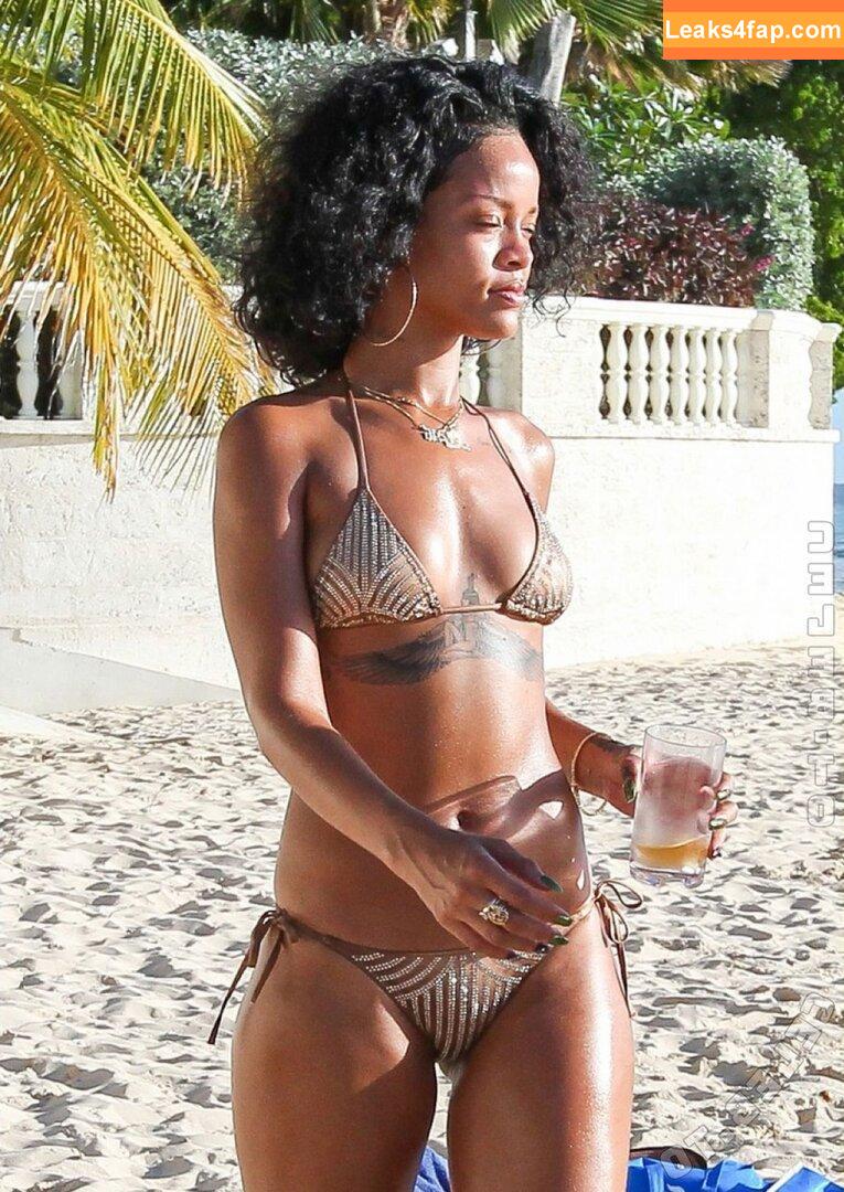 Rihanna / badgalriri / https: слитое фото фото #4235
