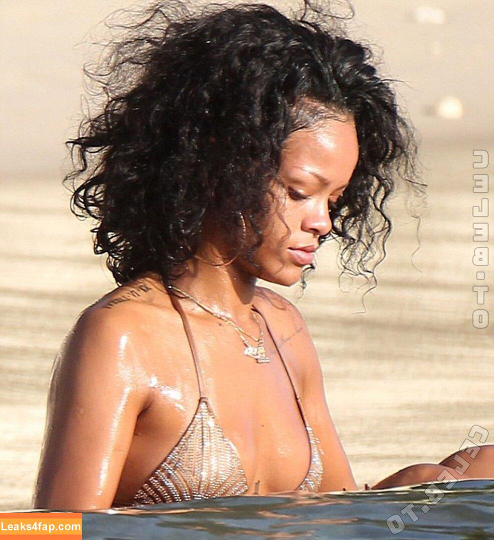 Rihanna / badgalriri / https: слитое фото фото #4239