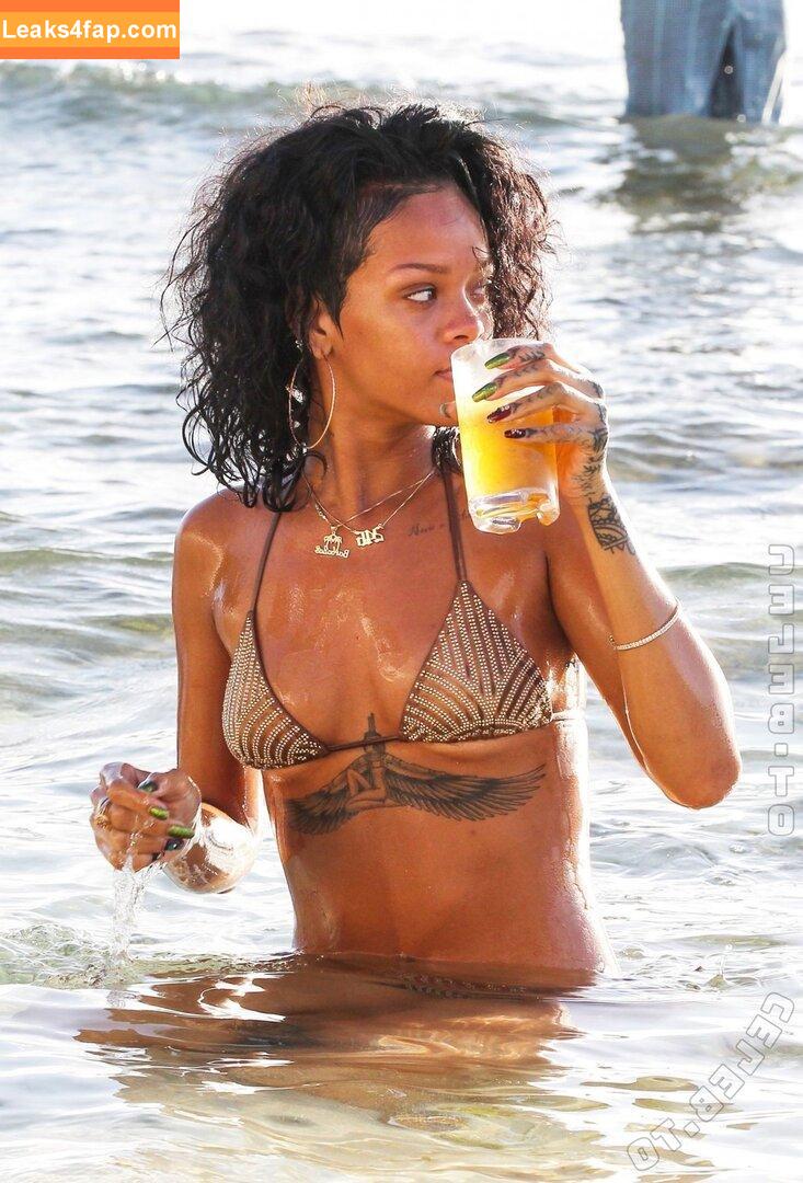 Rihanna / badgalriri / https: слитое фото фото #4246