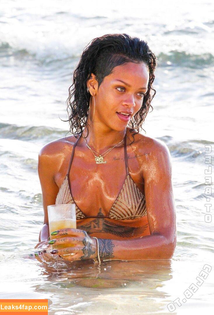 Rihanna / badgalriri / https: слитое фото фото #4247
