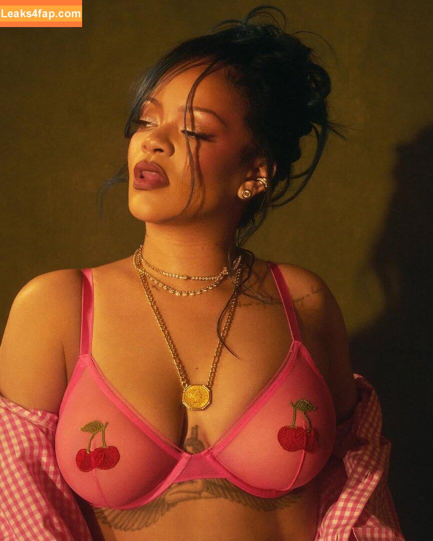 Rihanna / badgalriri / https: слитое фото фото #4262