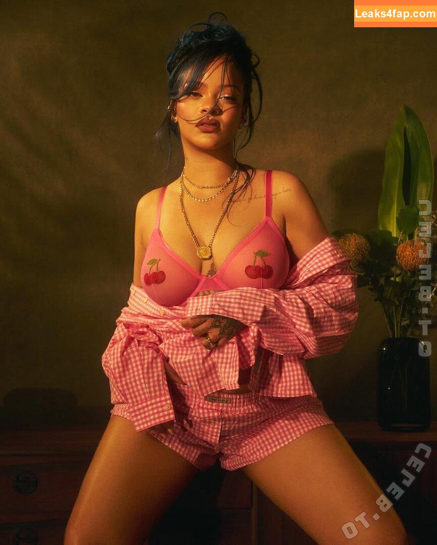 Rihanna / badgalriri / https: leaked photo photo #4269