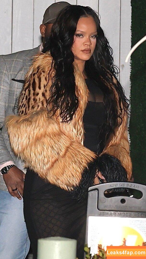 Rihanna / badgalriri / https: leaked photo photo #4284