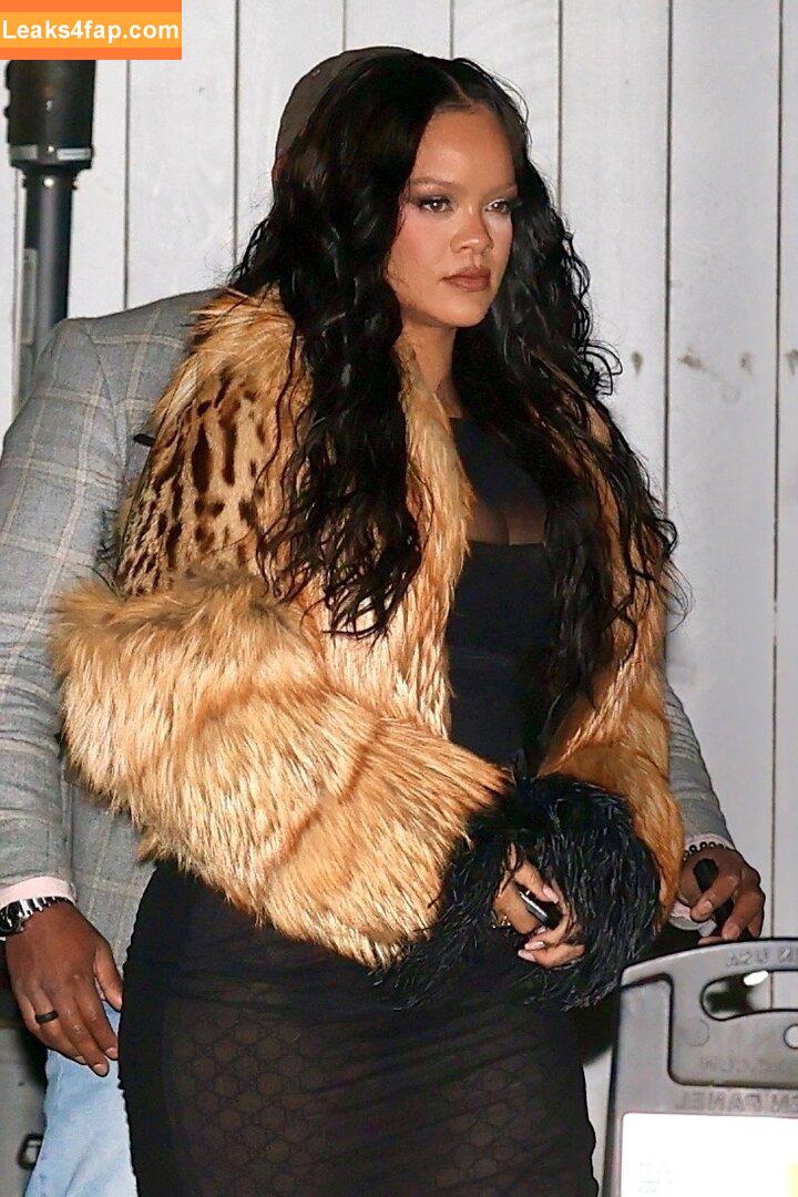 Rihanna / badgalriri / https: leaked photo photo #4285