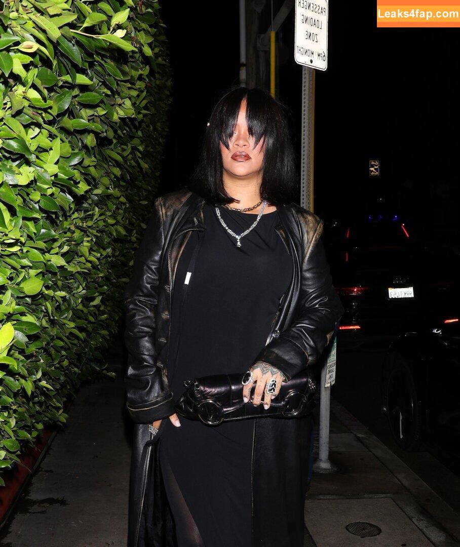 Rihanna / badgalriri / https: leaked photo photo #4319