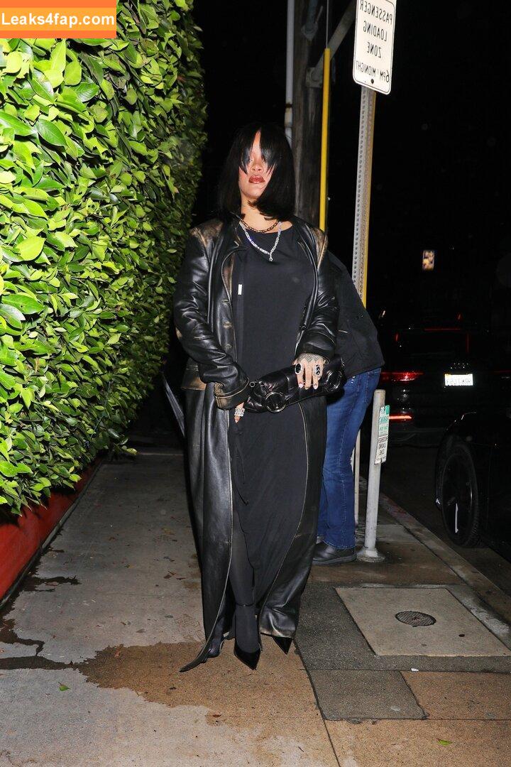 Rihanna / badgalriri / https: leaked photo photo #4321