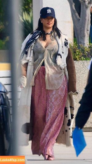Rihanna photo #4098