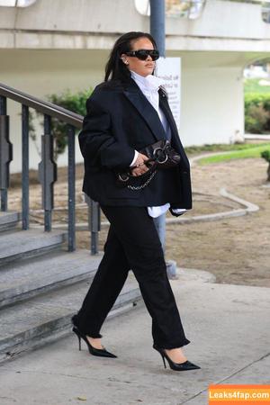 Rihanna photo #4104