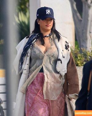 Rihanna photo #4117