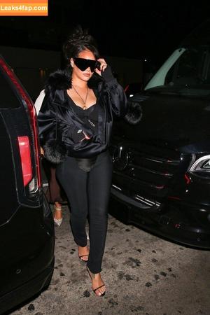 Rihanna photo #4129