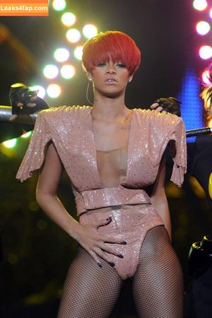 Rihanna photo #4185