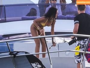 Rihanna photo #4193
