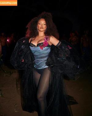 Rihanna photo #4218
