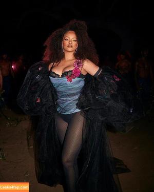 Rihanna photo #4226