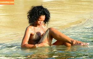Rihanna photo #4256