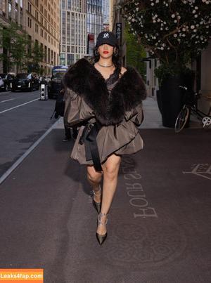 Rihanna photo #4272