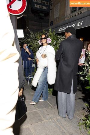 Rihanna photo #4275