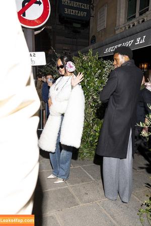 Rihanna photo #4276