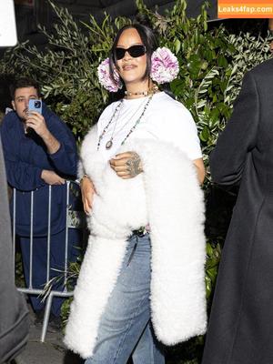 Rihanna photo #4277