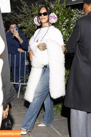 Rihanna photo #4280