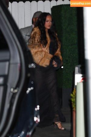 Rihanna photo #4282