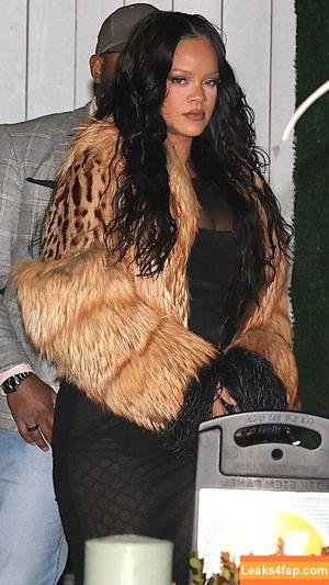 Rihanna photo #4284