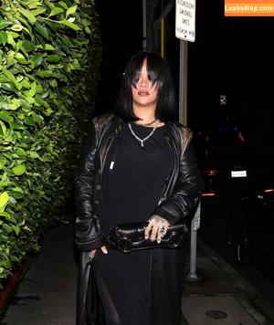 Rihanna photo #4319