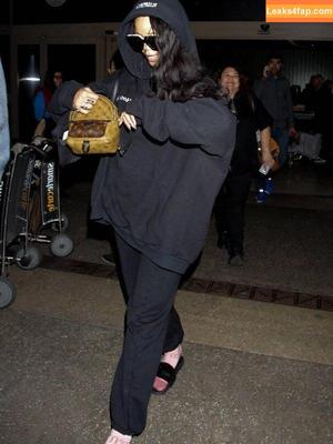 Rihanna photo #4355