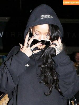 Rihanna photo #4357