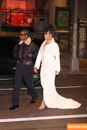 Rihanna photo #4360