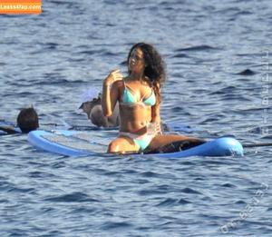 Rihanna photo #4375