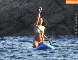 Rihanna photo #4380