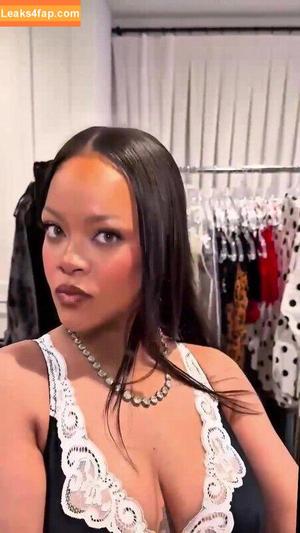 Rihanna photo #4495