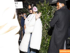 Rihanna photo #4527