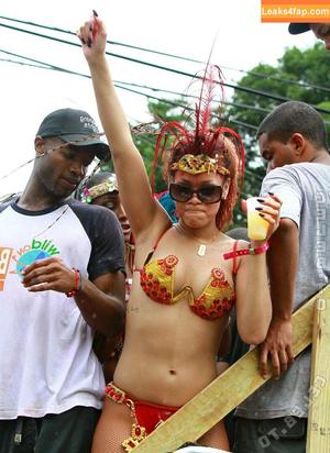 Rihanna photo #4535