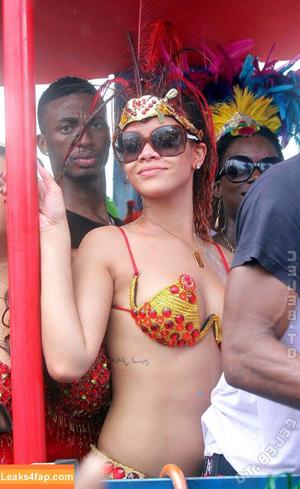Rihanna photo #4536