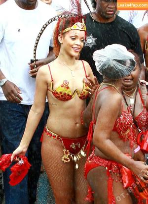Rihanna photo #4539