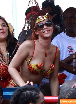 Rihanna photo #4541