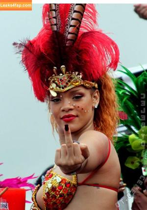 Rihanna photo #4545